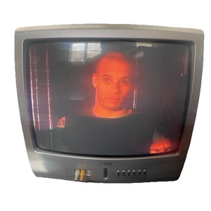 RCA F19421 20 inch CRT TV RCA Inputs Retro Gaming with Remote - Picture 1 of 5