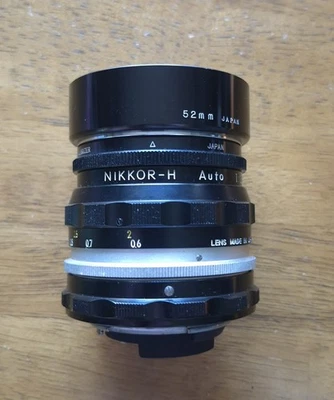 Lente de cámara Nikon Nikkor-H de colección automática 28 mm 1:3,5 F = 28 mm con polarizador HCE 52 mm Foto 1 de 4