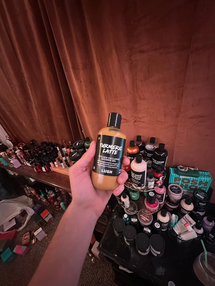 Lush Kitchen Exclusive Turmeric Latte Shower Gel - Image 1 of 1