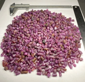 Top-Quality Corundum Ruby Crystals – 1000grams Lot from Madagascar, Africa. - Picture 1 of 13