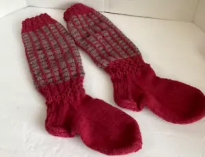 Handgestrickte Damen-Knöchelsocken rot/grau NEU! - Bild 1 von 2