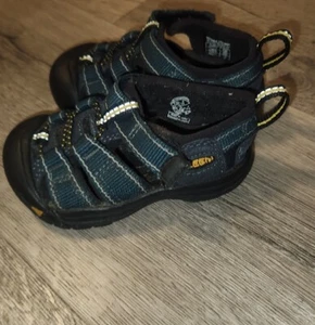 KEEN (Size 5) kids Quality Blue Protective Waterproof Sandals    - Picture 1 of 9