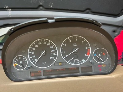 BMW E39 523i 525i 528i 530i Instrument Cluster Speedometer - Image 1 of 4