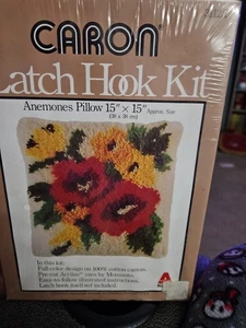 Vintage Caron Latch Hook Pillow Kit #3112/1.  Anemones  Flower Pillowed Sealed  - Picture 1 of 2