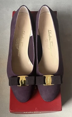 Salvatore Ferragamo новый фиолетовый Lillaz Vara замшевый бант насосы каблуки 8,5 C - Изображение 1 из 4