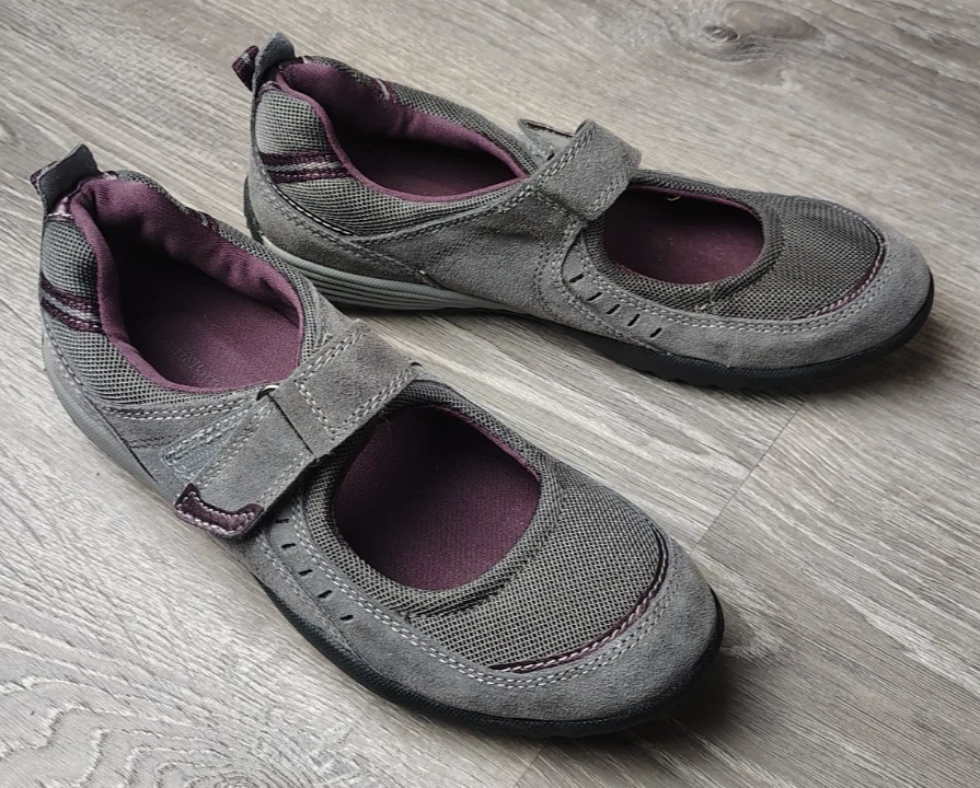 Croft & Barrow JOLEE Mary Janes Mujer Talla 6.5M Gris Gamuza y Malla Comodidad Foto 1 de 4