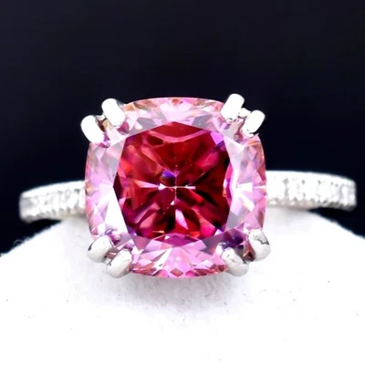 Anillo de diamantes de corte radiante natural certificado de 5,2 quilates en oro blanco de 14 k Foto 1 de 4