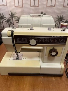 NUEVO HOGAR Modelo 634 ZIG ZAG Máquina de Coser COMPLETA con Estuche Extras Probado FUNCIONA - Imagen 1 de 22