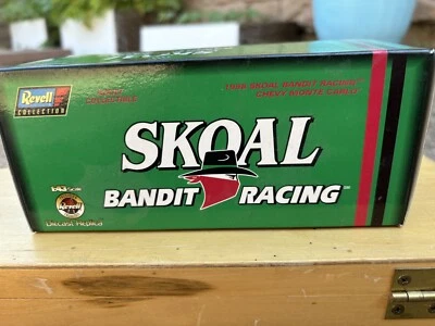 1998 Revell #33 Ken Schrader Skoal Bandit 1/43 NASCAR Diecast - Image 1 of 4