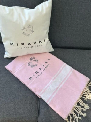 Miraval Decke und Kissen - The Art of Rosé by Pitt Perrin - NEU 2er Set