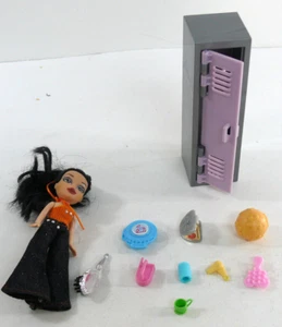 Lil' Bratz 4" doll Lil' High School Locker Talia - some Accessories incomplete - Picture 1 of 9