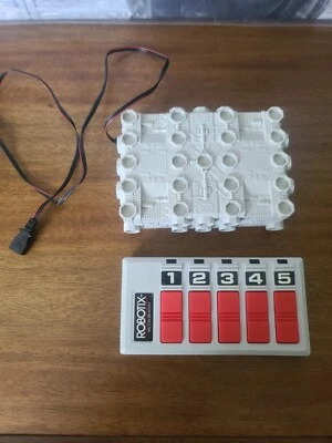Robotix Mitlon Bradley 1984 caja de batería y panel de interruptores sin probar Foto 1 de 4