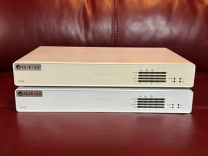 Lot de 2 routeurs de sécurité SOPHOS XG-135 - Modèle 2020 - Mise sous tension testée uniquement - Photo 1/13