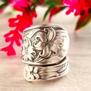 Verstellbarer Ring im Vintage Stil zierliche Blume am Band - Bild 1 von 7