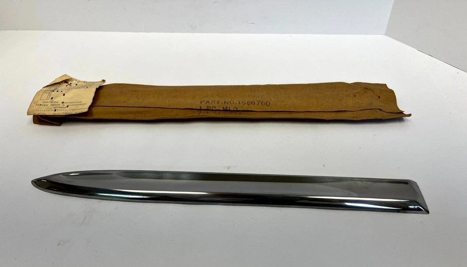 Guardabarros delantero derecho Desoto Firesweep 1957 moldura cromada 1686760 nuevo en stock Foto 1 de 4