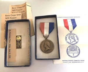 MIB Citizenship Award Daughters of American Revolution w/ Provenance; R Phillips - Picture 1 of 6