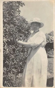 F42/ Occupational RPPC Postcard c1910 Woman Gardener Flowers 27 - Picture 1 of 4