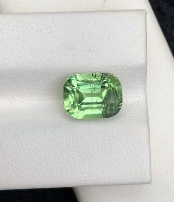 Piedra preciosa suelta con forma de cojín de peridoto rutilo natural de 4,20 quilates Foto 1 de 4