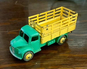 Vintage Dinky #343 Dodge Farm Wagon Made in England by Meccano LTD - Picture 1 of 5
