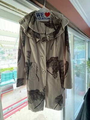  Abrigo con Volantes Anthropologie Elevenses Raro - Estilo Película Amanda Seyfried Chloe  Foto 1 de 4