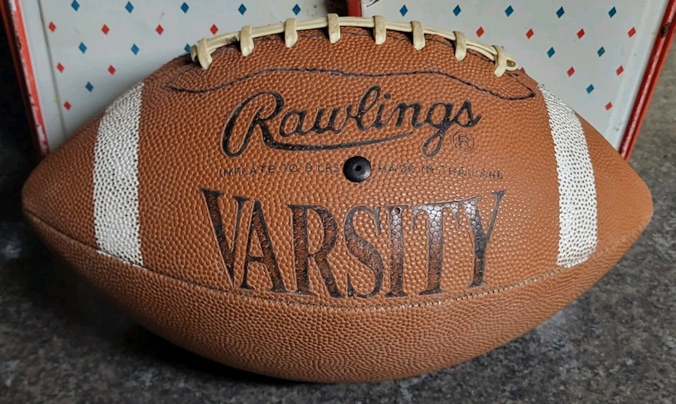 Balón de Fútbol Oficial Rawlings VARSITY RVB NCAA Rayas Blancas De Colección BONITO Usado  Foto 1 de 4