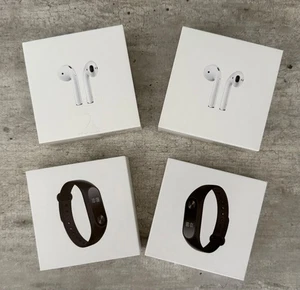 Bundle Apple Airpods (1st Generation) + Xiaomi Mi Band 2 - Imagen 1 de 4