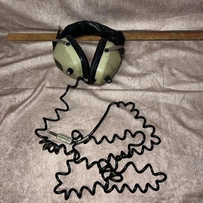 Auriculares estéreo NOVA Pro realistas de colección NB39 Foto 1 de 4