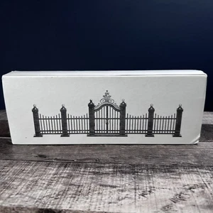 HERITAGE VILLAGE Abt. 56 DORF SCHMIEDEEISERNES TOR UND ZAUN (9 Stück) #55140 - Bild 1 von 3