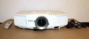 Epson G5550 PowerLite Pro XGA 1024 x 768 3LCD Full HD 1080P Projector 437 Hours - Picture 1 of 11