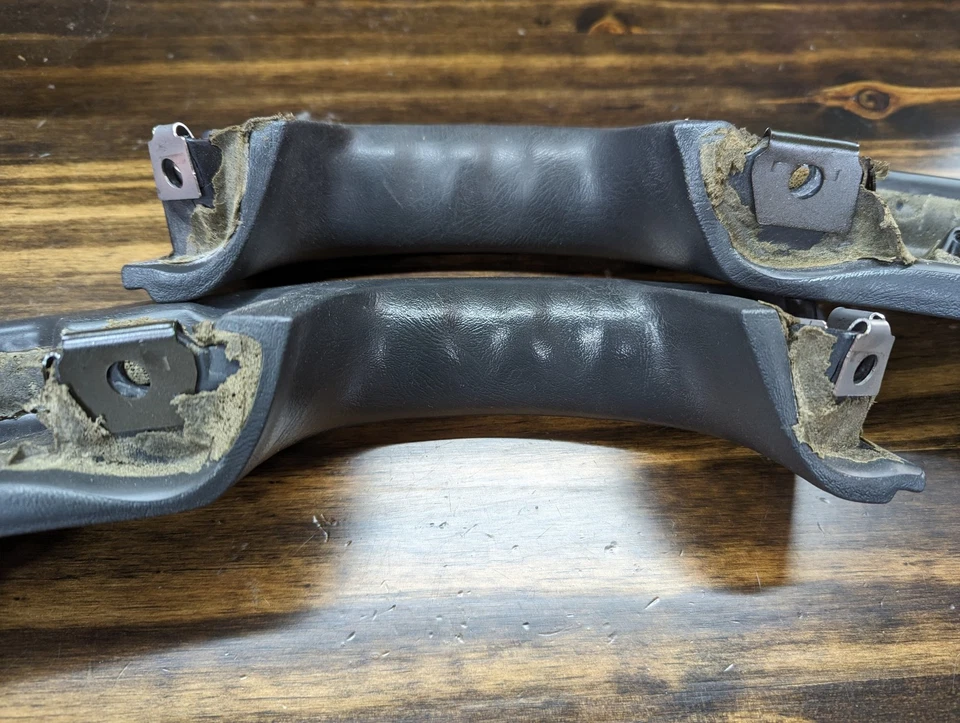 Hecho en EE. UU. 98-05 Chevy S10 Blazer GMC Jimmy Panel de Puerta Apoyabrazos KIT de Reparación Par de Reparación Foto 1 de 4