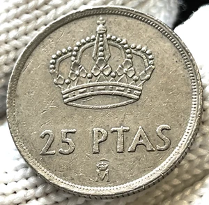 1983 Spain 25 pesetas Coin Crown - Picture 1 of 2
