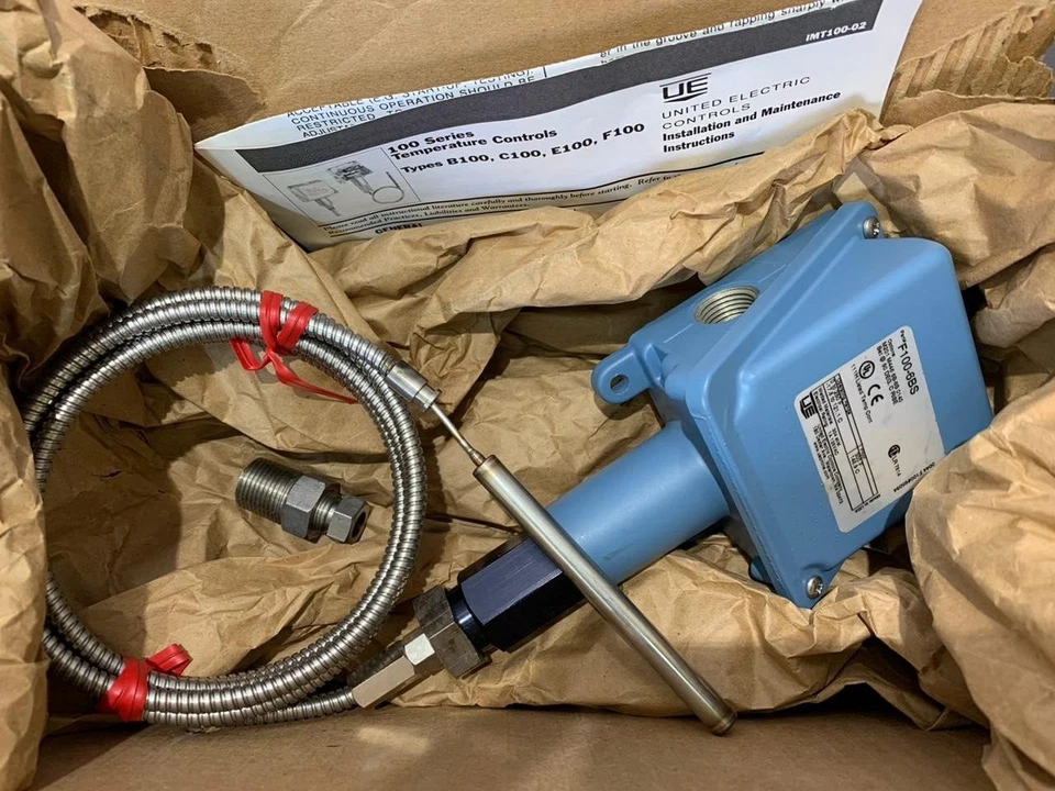 United Electric Controls / Temperature Controller / F100-6BS - Image 1 of 4