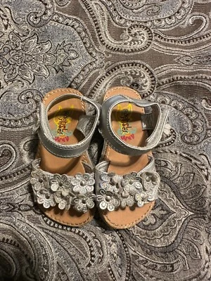 Rachel Shoes Silver sandals with flowers and adjustable toe strap, size 6 M - Image 1 of 4