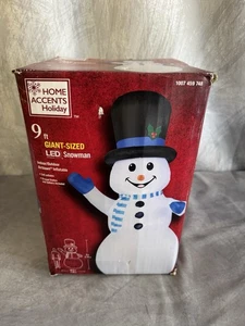 Home Accents Urlaub 9 Fuß riesiger LED Schneemann aufblasbar Top Zustand - Bild 1 von 2