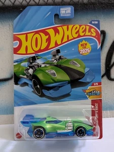 Hot Wheels 1:64 Hot Wheels Let's Race Super Twin Mill (verde) - Foto 1 di 1