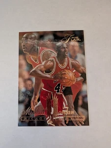 Michael Jordan 1994-95 Fleer Flair #326 Chicago Bulls Salón de la fama - Imagen 1 de 2