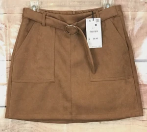 Bershka Damen L Wildlederimitat hellbraun Minirock Taschen Gürtel Reißverschluss elastischer Rücken - Bild 1 von 11