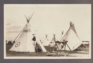 South Dakota? RPPC c1910 SIOUX INDIAN VILLAGE Indianer BEMALTES TIPI Büffel SD? - Bild 1 von 4