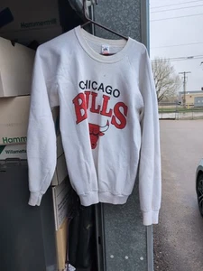 Vintage Chicago Bulls Sweatshirt White Long Sleeve Sweater Fruit Of The Loom XL - Picture 1 of 11