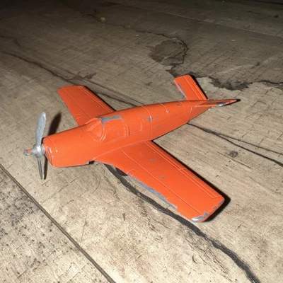 Vintage 1950s Tootsietoy Beechcraft Bonanza Orange V‑Tail Die‑Cast Airplane - Image 1 of 4