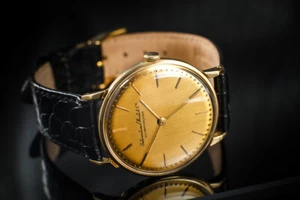 Men’s 18K Solid Gold Vintage IWC Schaffhausen 34mm Watch from c. 1951 - Beauty! - Picture 1 of 12