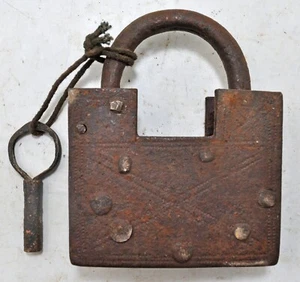 Antique Iron Pad Lock Original Old Hand Crafted Engraved Tricky Hidden Keyhole - Picture 1 of 10