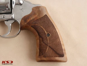 KSD Brand Colt Python (Pre 2020) Compatible Walnut Grips Double-Checkering - Picture 1 of 3