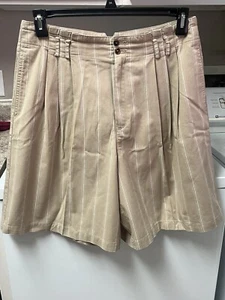 Lizsport Women's Pleated Shorts Size 14 Tan Pin Stripes Pleated 100% Cotton - Picture 1 of 10