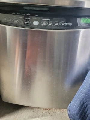 Ge Dishwasher - Image 1 of 4