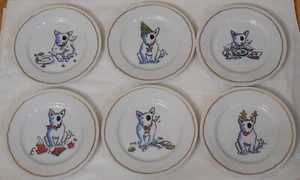 Williams Sonoma Trouble! 6 Plates Bull Terrier Dog Spuds McKenzie Christmas - Picture 1 of 3