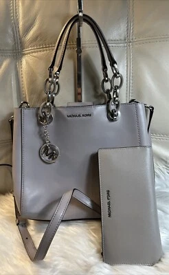 Bolso Cartera Michael Kors Cynthia Pequeño Bandolera Mango Superior Gris ¡Envío Gratis! Foto 1 de 4