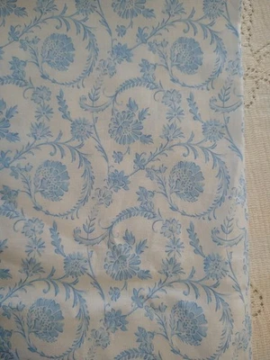 Tela de algodón Lorelai azul floral Brother Sister Studio BTHY 18x44 Chinoiserie Foto 1 de 3