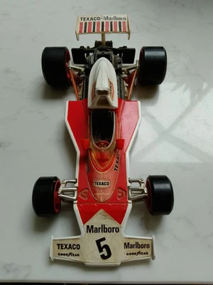 Corgi McLaren 1/18th Scale M23B F1 Car 1975 Emerson Fitipaldi - Image 1 of 4