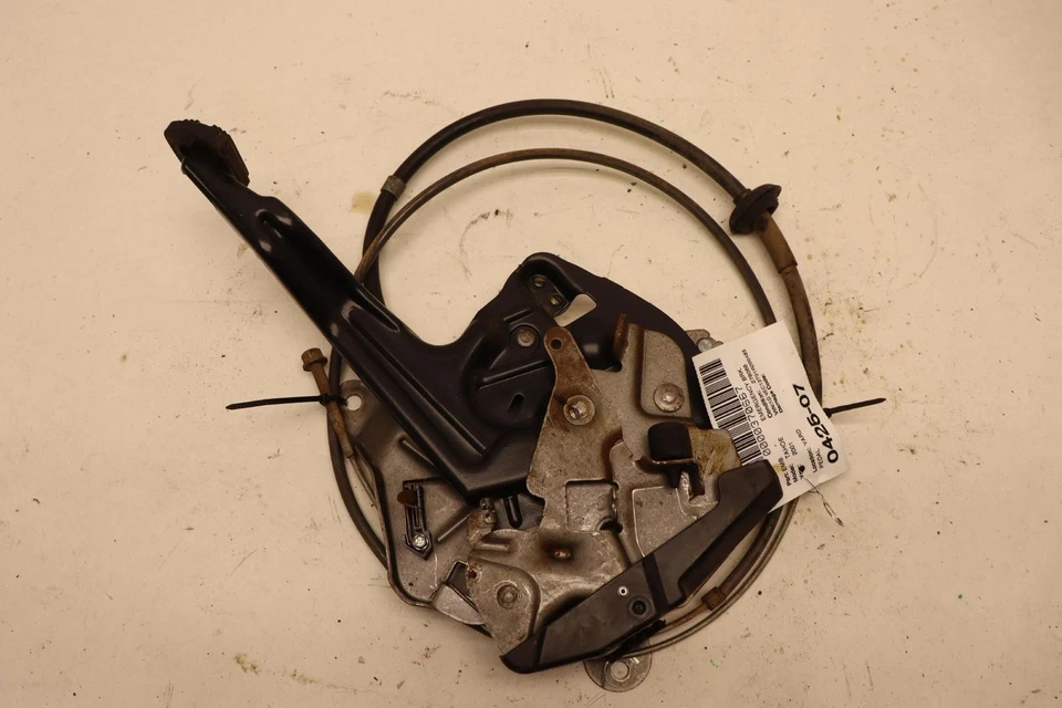 Pedal de palanca de freno de estacionamiento de emergencia Chevy Tahoe 2000-2006 OEM Foto 1 de 4